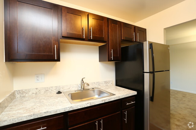 Kitchen - Sequoia Manor Apartments