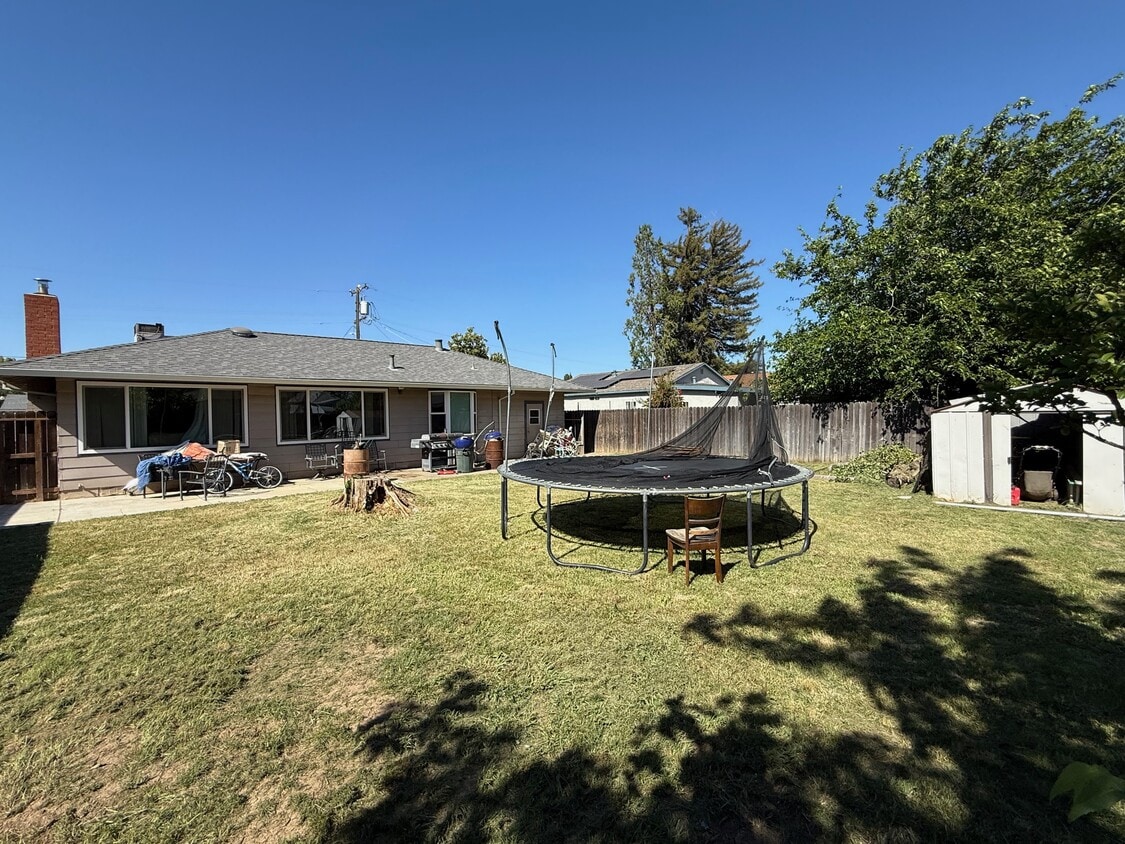 Building Photo - 2966 Gum St