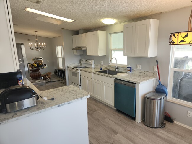 Kitchen - 4699 SE Bywood Ter