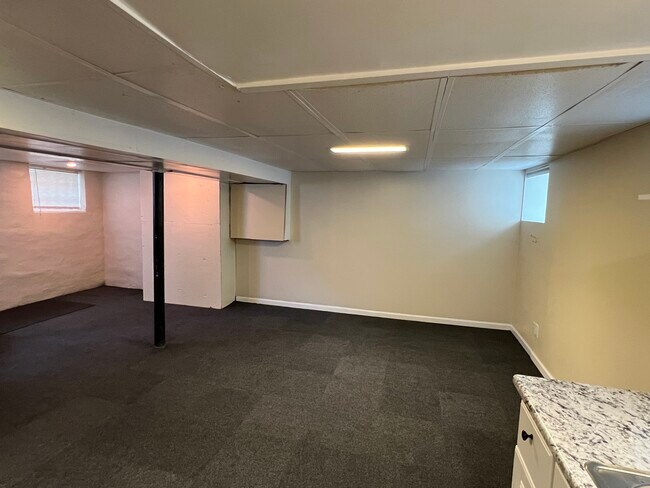 Foto del edificio - 2088 W 101st St