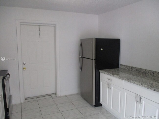 Building Photo - 112 Miami Gardens Rd