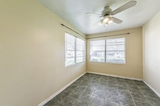 Building Photo - 4710 Wedgewood Dr
