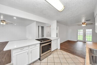 Building Photo - 7414 Battlewood Dr