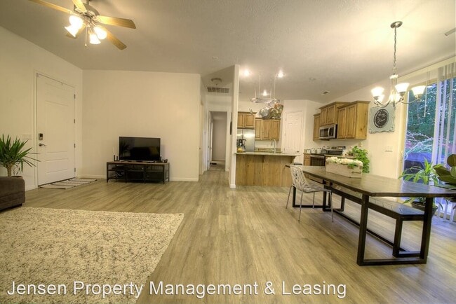 Building Photo - 3 br, 2 bath House - 244 South 230 West