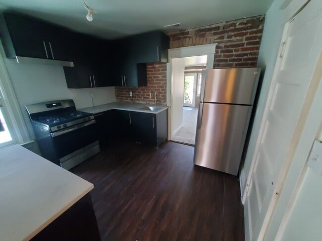 Foto del edificio - 822 N Marion St