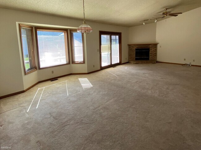 Building Photo - 3 br, 2 bath House - 1804 Barrington Drive