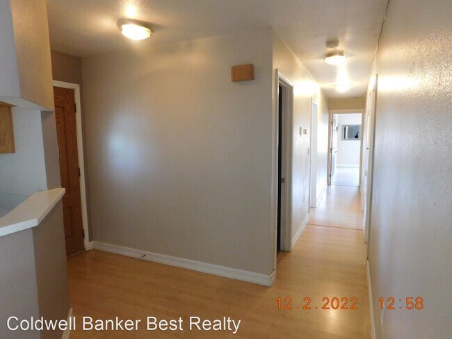 Foto del edificio - 4 br, 3 bath House - 1005 W. Upjohn Ave