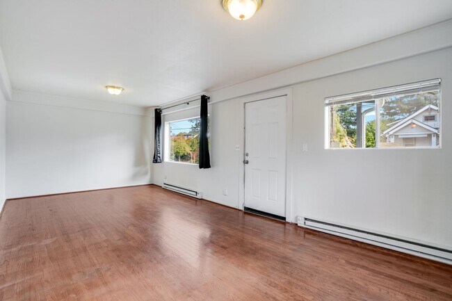Building Photo - Beautiful 4 Bed, 2 Bath Rental Home in SE ...