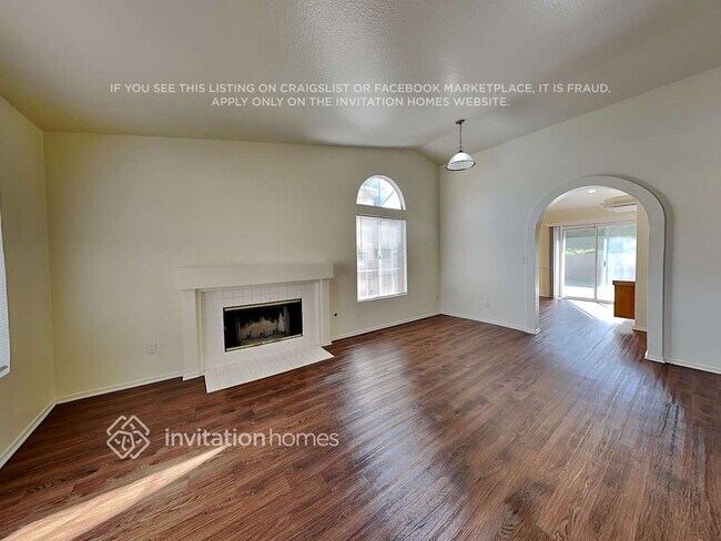 Foto del edificio - 3140 Crowne Dr