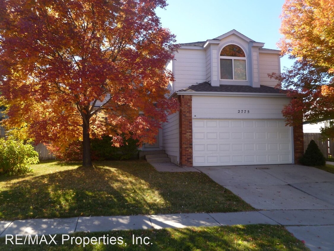 Foto principal - 4 br, 2.5 bath House - 2775 Lear Drive