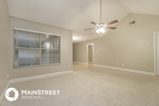 Foto del edificio - 2134 Churchill Downs Cir