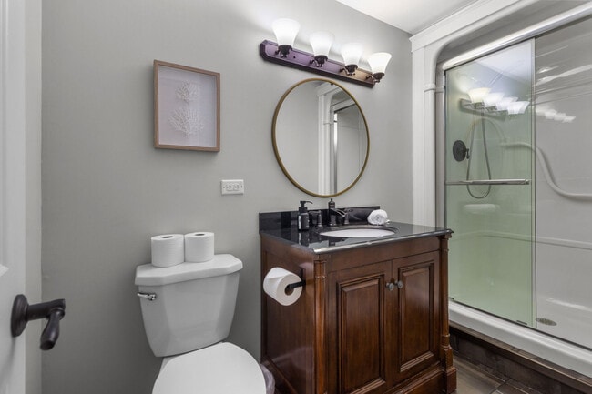 Building Photo - 173 Forest Rd