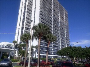 Building Photo - 20505 E Country Club Dr