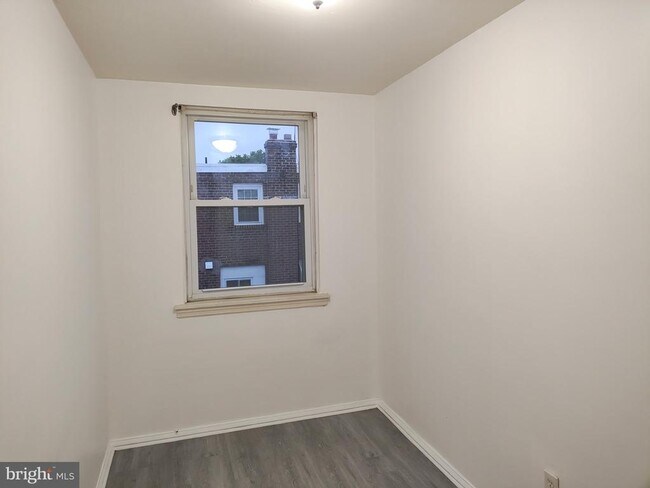 Foto del edificio - 633 E Carver St