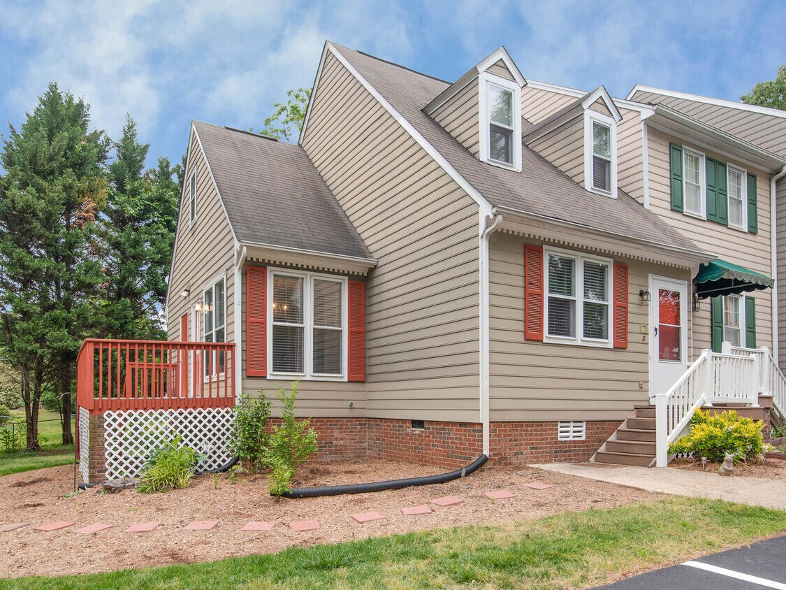 1022 S Main St, Wake Forest, NC 27587 Townhome Rentals in Wake Forest