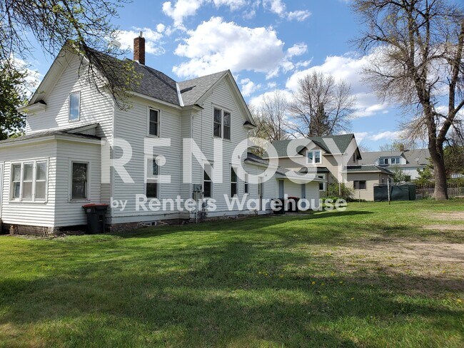 Foto del edificio - 108 3rd St W