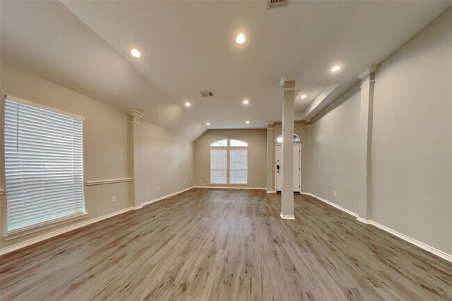 Building Photo - 18518 Campers Crest Dr