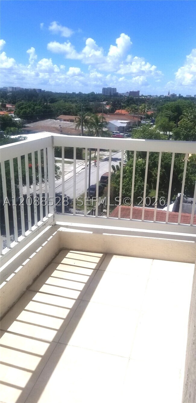 Foto del edificio - 2400 SW 27th Ave