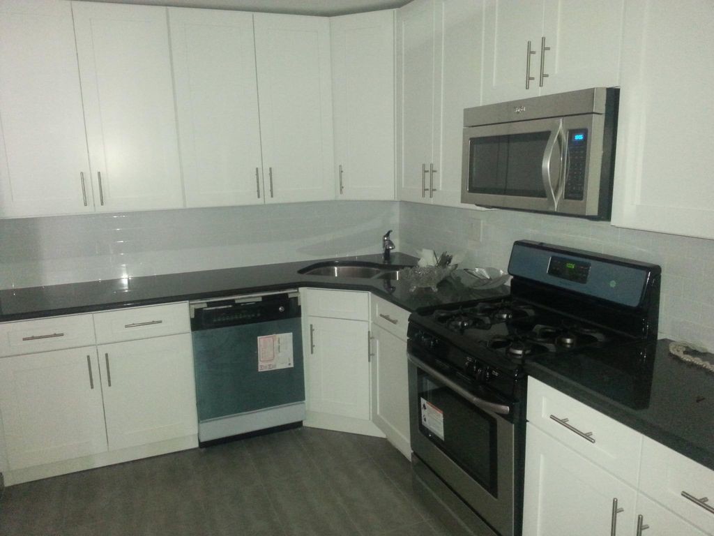 Primary Photo - 1262 East 73rd Street