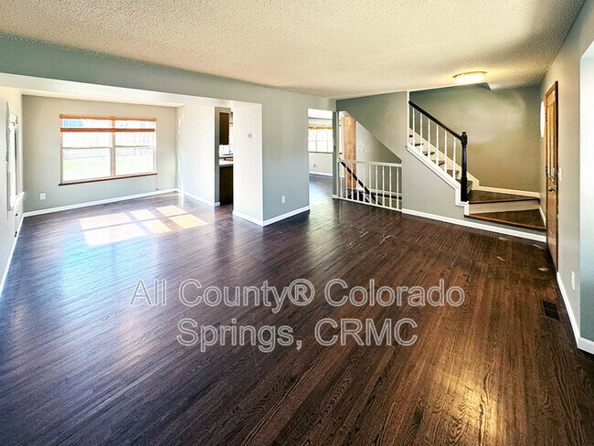 Foto del edificio - 1437 Grass Valley Dr