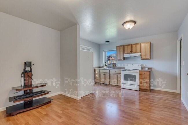 Building Photo - 1384 Firethorn Dr