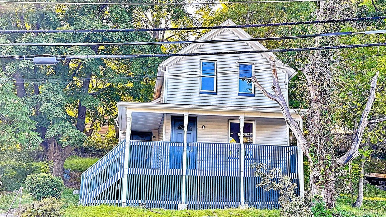 Primary Photo - 154 Smith St