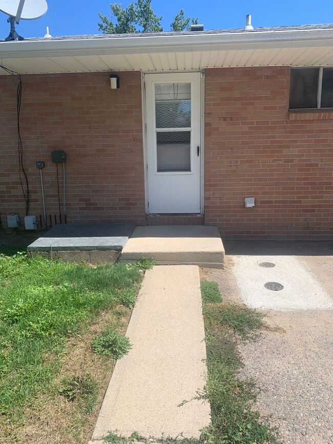 Building Photo - 2-Bedroom Apartment in Longmont Duplex