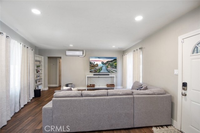 Building Photo - 310 Santa Rita Pl