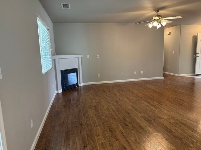 Foto del edificio - Well maintained home in desirable Ravenwood, Anderson subdivision