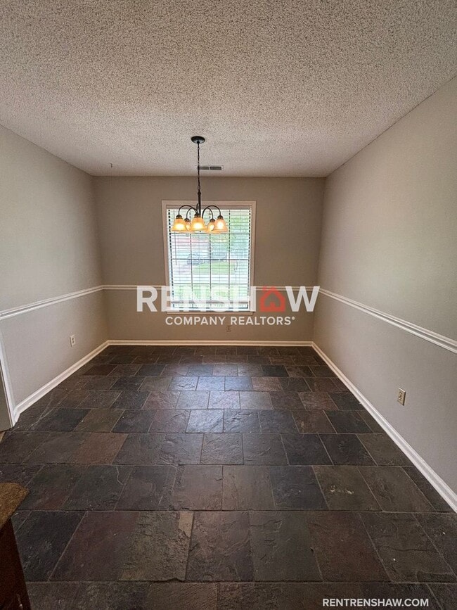 Building Photo - Classic 3/2 Home Now Available For Rent!