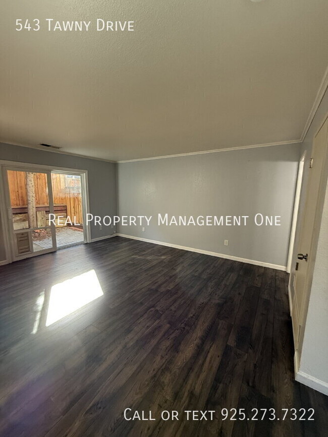 Foto del edificio - 543 Tawny Dr