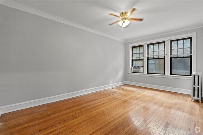 Building Photo - 2348 W Addison St