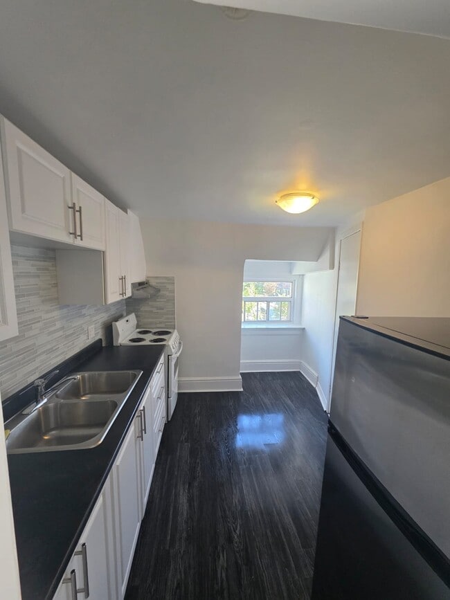 Photo du bâtiment - 159 Gladstone Ave