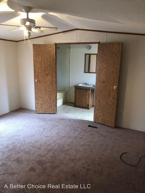 Building Photo - 2364 Lakeside Dr