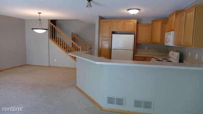Building Photo - 2 br, 3 bath Townhome - 7623 Arbor Lane