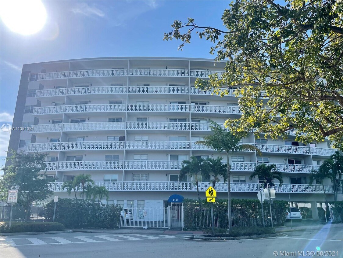 Foto principal - 4141 Nautilus Dr