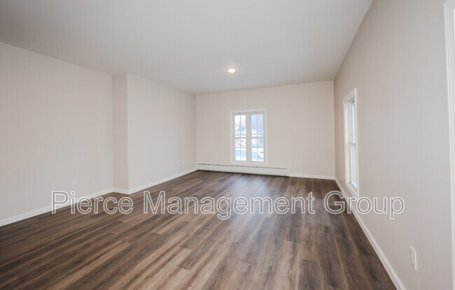 Foto del edificio - 120 Wakefield St