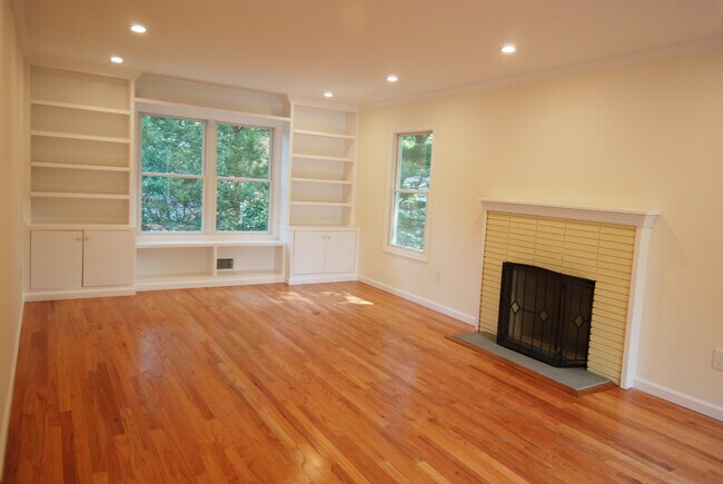 Foto del edificio - 16 Lundy Ln