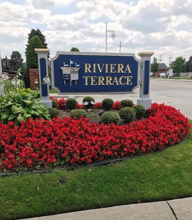 Foto del edificio - 215 Riviera Dr