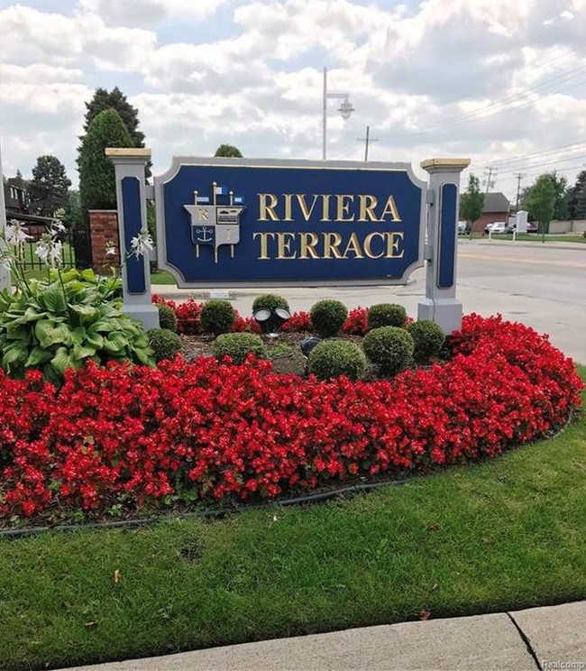 Building Photo - 215 Riviera Dr