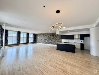 Building Photo - 36 Rue Saint-Paul E
