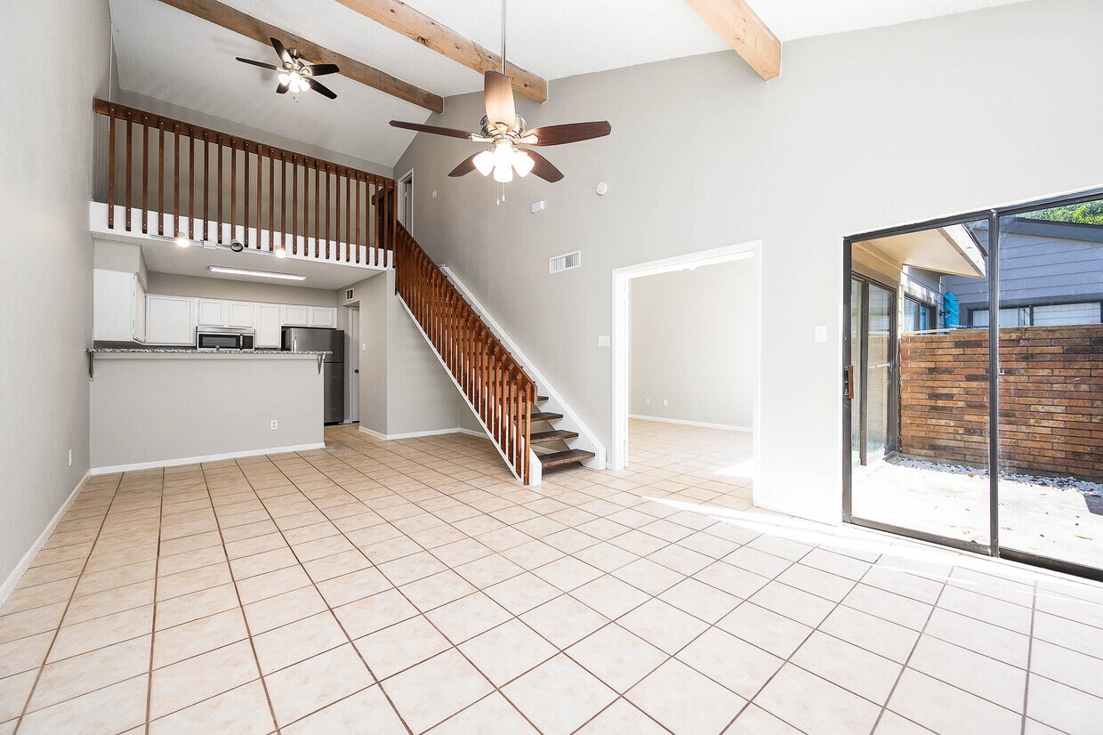 200 Pecan Dr, League City, TX 77573 Townhouse for Rent in League City