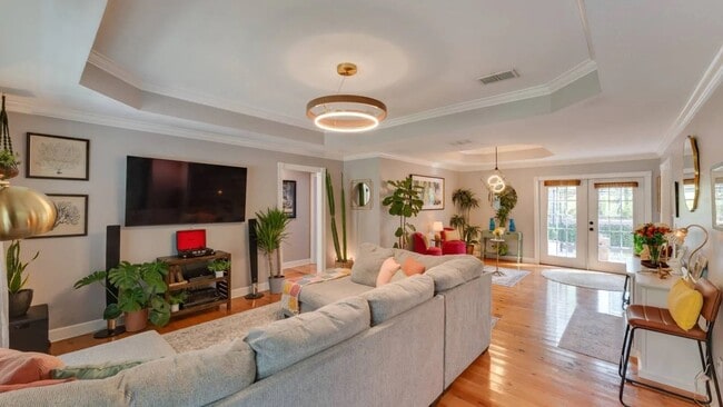 Building Photo - 127 Eagles Landing Dr