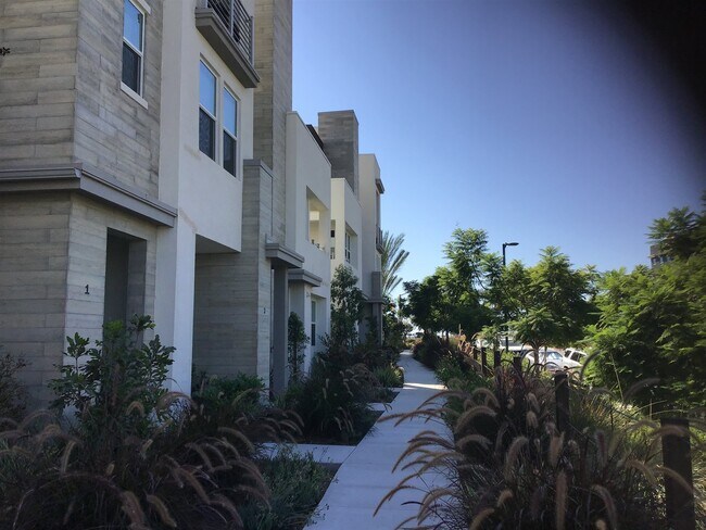 Building Photo - 2034 Tango Loop