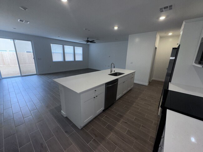 Foto del edificio - 1808 Mohave Rd S