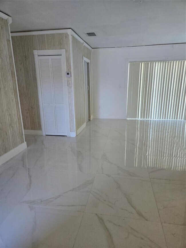 Foto del edificio - $3,330MONTHLY;3970 NW 171ST TER MIAMI GARD...