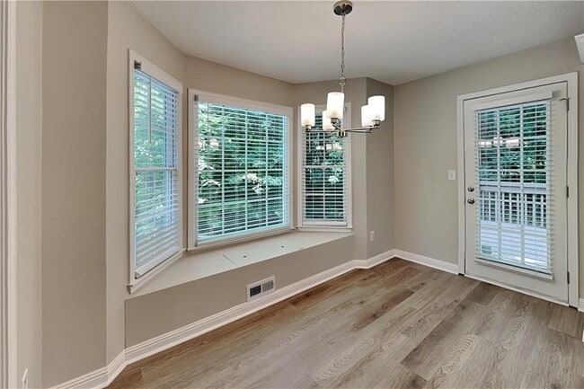 Building Photo - 328 Abbington Ln