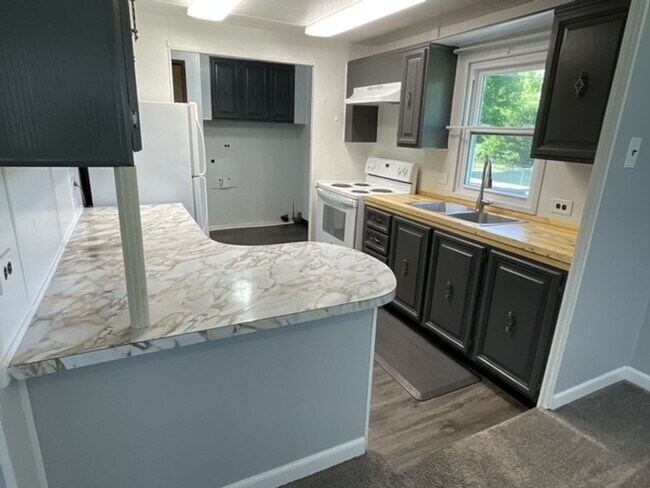Building Photo - Maryville 37803 - 3 bedroom, 2 bath doublewide - Call Tim Tipton (865) 806-7255