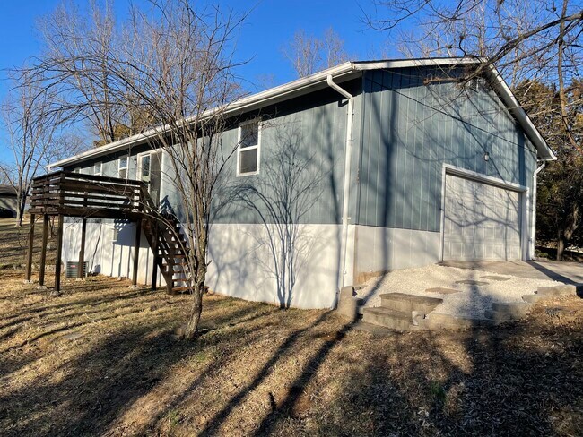 Parte trasera de la casa - 6647 Kenny Lane