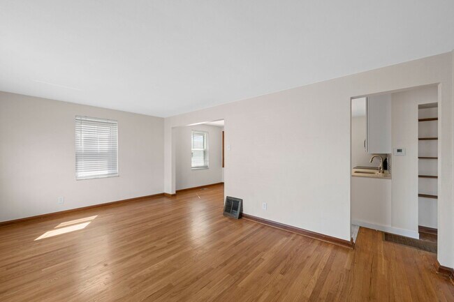 Foto del edificio - 7821 Morganford Rd